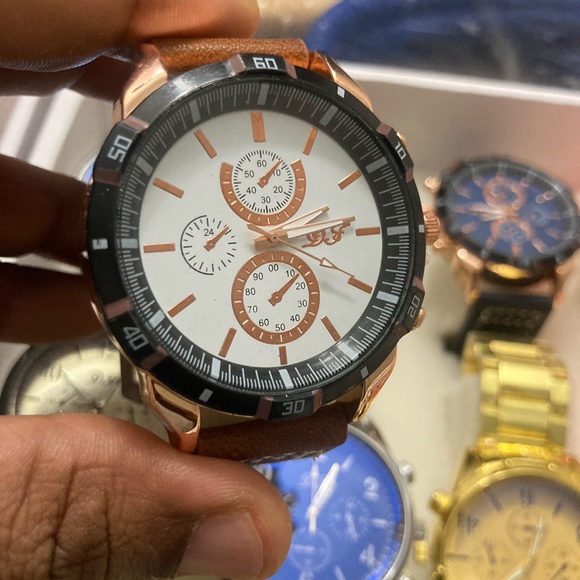 I am selling great quality Men’s and Woman’s watches - Picture 4 of 16